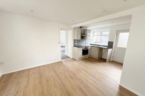 4 bedroom end of terrace house to rent, Rachel Street, Aberdare, CF44