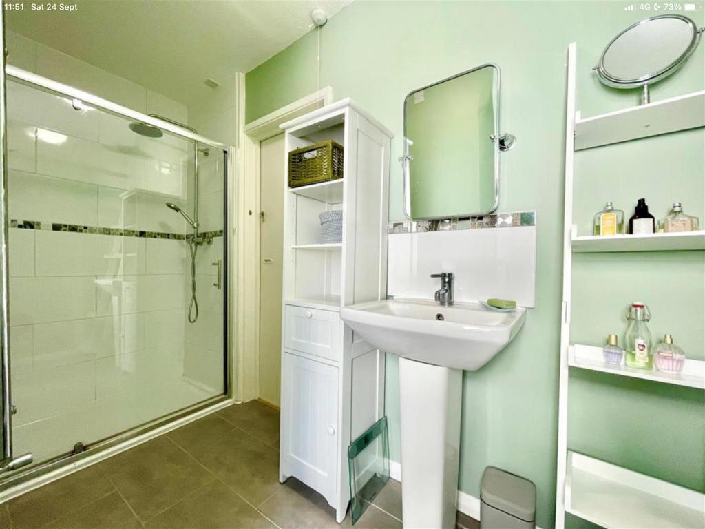 Shower Room.jpeg