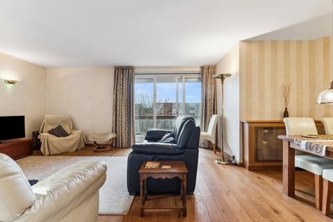 2 bedroom flat for sale, Rosebank, Holyport Road, London