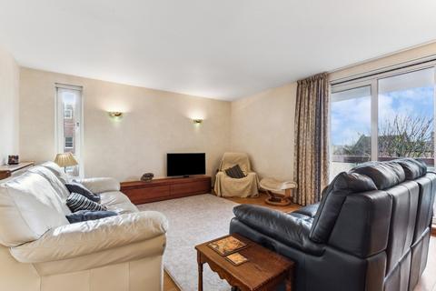 2 bedroom flat for sale, Rosebank, Holyport Road, London