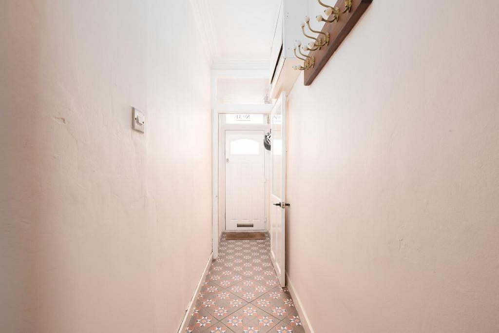 31 Battersea Road, BS5--2.jpg