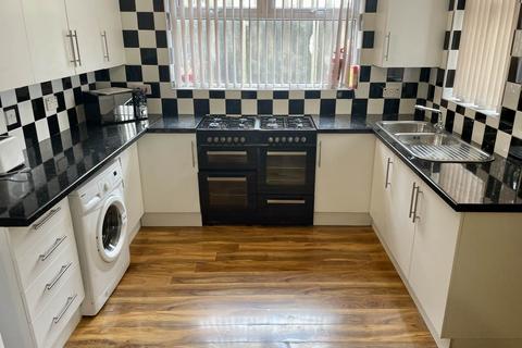 4 bedroom house to rent, King Edwards Road, Brynmill, , Swansea