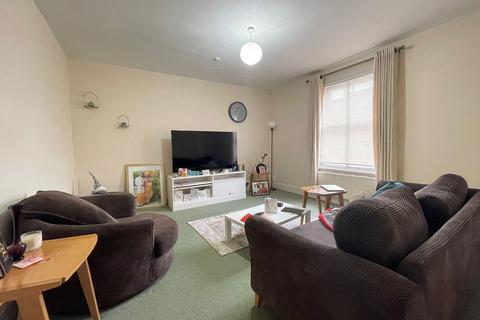 2 bedroom flat to rent, Bath Road, Newbury RG14