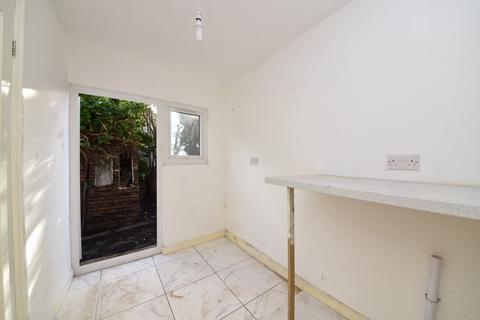 2 bedroom terraced house for sale, Calderon Road, E11