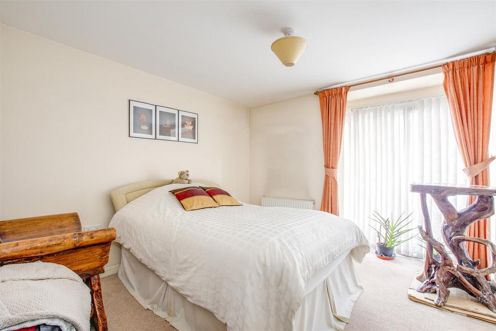 Flat 2, Baxter House, Kitchener Road, HP11 2 SA-1.j