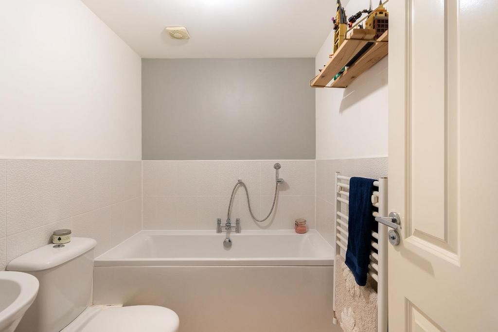 0 T3 RAN - Bathroom B.jpg