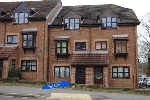 1 bedroom flat for sale, Chalet Court, Bordon