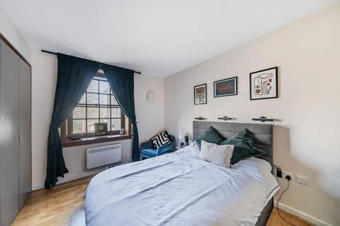 2 bedroom flat for sale, Scott Avenue, Putney