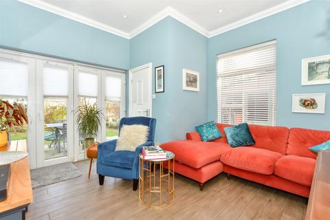 4 bedroom end of terrace house for sale, Oriel Road, Portsmouth, Hampshire