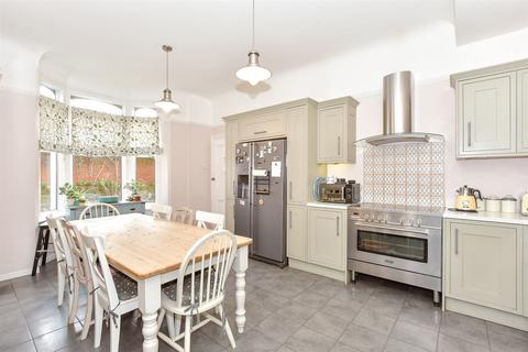 4 bedroom end of terrace house for sale, Oriel Road, Portsmouth, Hampshire