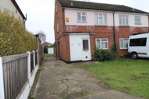 1 bedroom semi-detached house to rent, Clarence Road, Benfleet