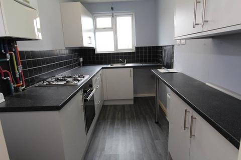 1 bedroom semi-detached house to rent, Clarence Road, Benfleet