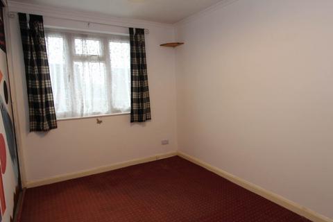 1 bedroom semi-detached house to rent, Clarence Road, Benfleet