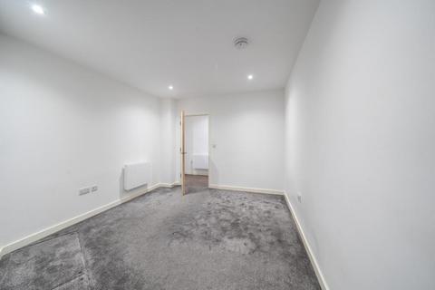 2 bedroom apartment to rent, London,  London,  N20