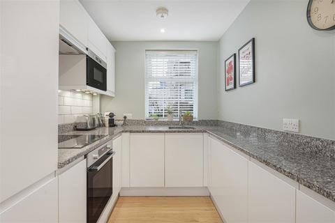 2 bedroom flat for sale, West Barnes Lane, Raynes Park KT3