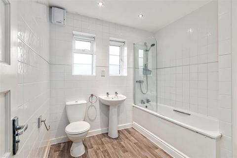 2 bedroom flat for sale, Bushey Road, Raynes Park SW20