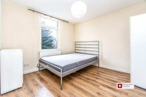 3 bedroom maisonette to rent, Dunlace Road, Lower Clapton, Hackney, E5