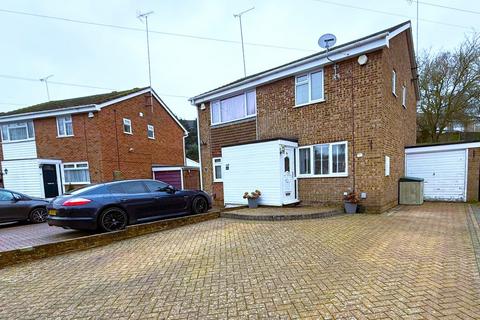 2 bedroom semi-detached house for sale, Harvesters Close, Rainham