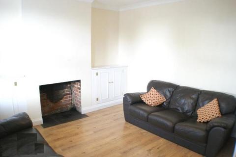 2 bedroom terraced house to rent, Sturry Road, Canterbury, CT1 1DP