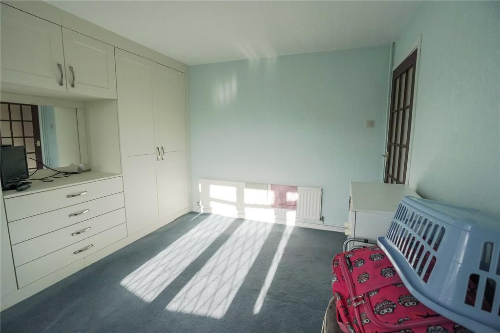Bedroom 1 (2)