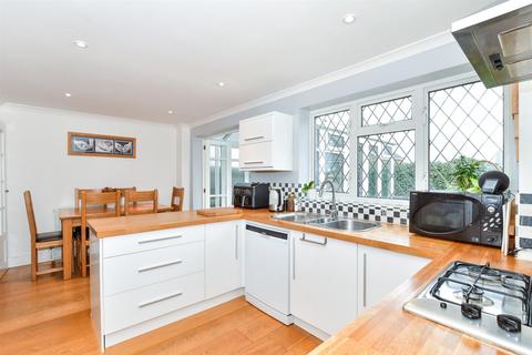 3 bedroom detached house for sale, Weavers Close, Staplehurst, Kent