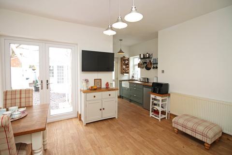 16 Bryning Avenue, Bispham, Blackpool, FY2 9LU
