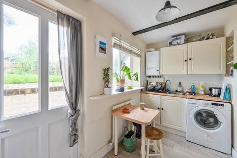 1 bedroom flat to rent, Kempshott Road, Streatham Common, London, SW16