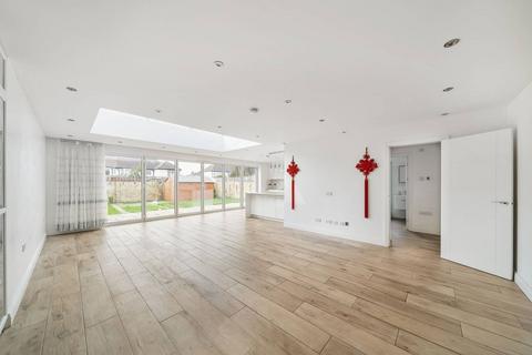 126 Tudor Drive, Kingston Upon Thames, KT2 5QG