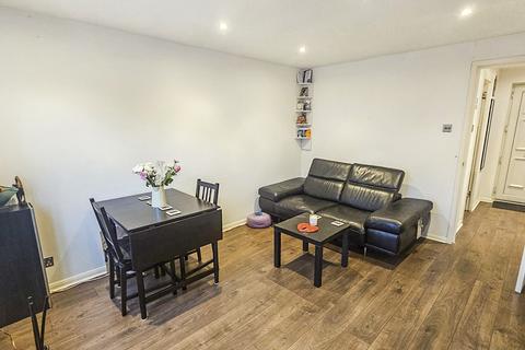 48 Emerald Close, London, E16 3TS