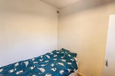 48 Emerald Close, London, E16 3TS