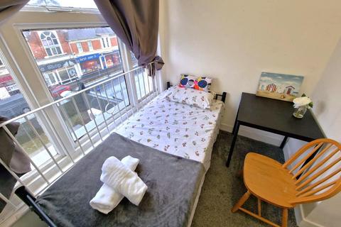 5 bedroom house to rent, Poole Hill, Bournemouth