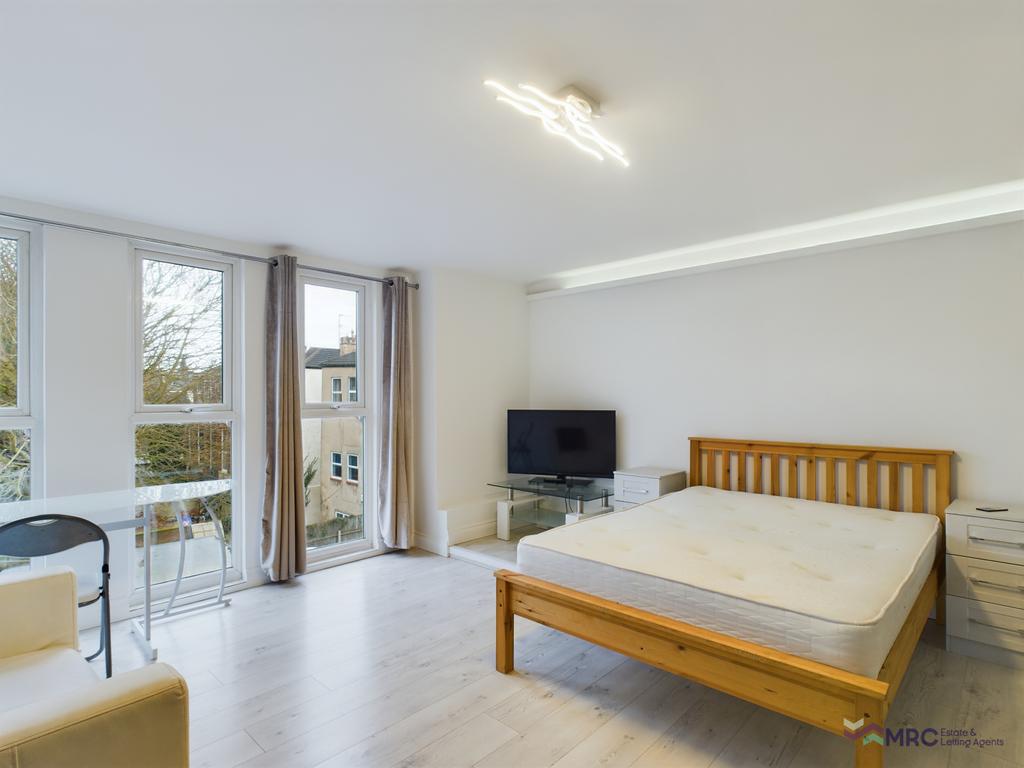 Modern Studio with En-suite to Rent ALL BILLS INC