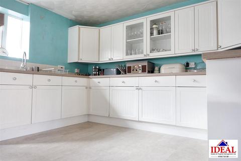 2 The Avenue, Askern, Doncaster, DN6 0BQ