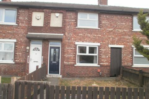 2 bedroom terraced house to rent, Hollyhurst Avenue, Middlesbrough TS4