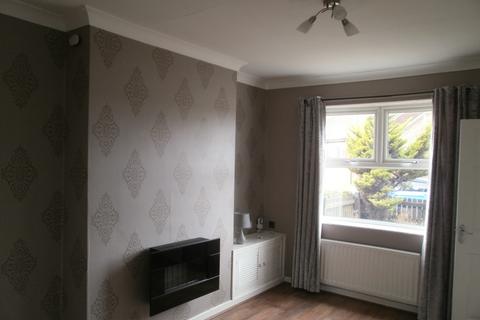 2 bedroom terraced house to rent, Hollyhurst Avenue, Middlesbrough TS4