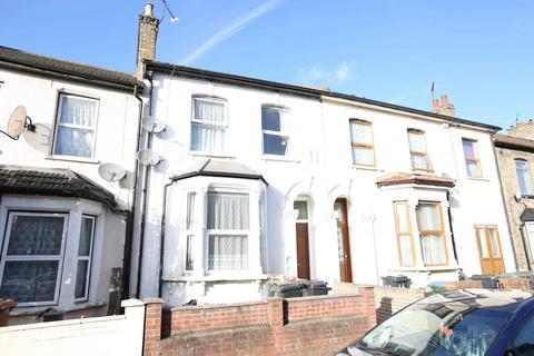 2 bedroom flat to rent, Clarendon Road, Walthamstow, E17