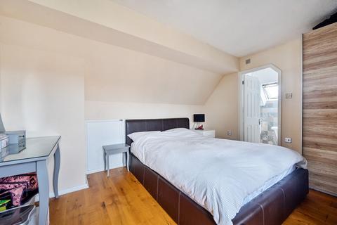 88 Burnet Avenue, Guildford, GU1 1YF