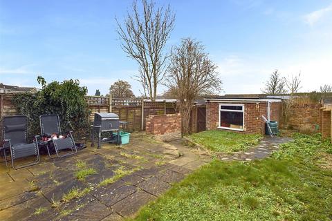 3 bedroom semi-detached house for sale, Linnet Close, Abbeydale, Gloucester