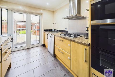 3 bedroom semi-detached house for sale, Lingley Drive, Wainscott