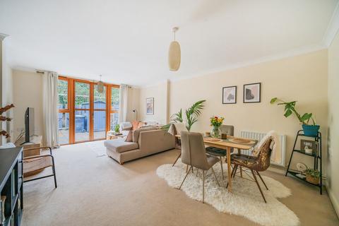 14 Thistledown Close, Winchester, SO22 5HZ