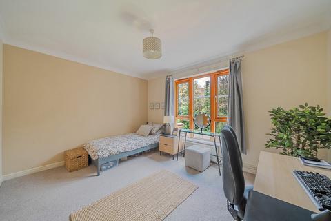 14 Thistledown Close, Winchester, SO22 5HZ
