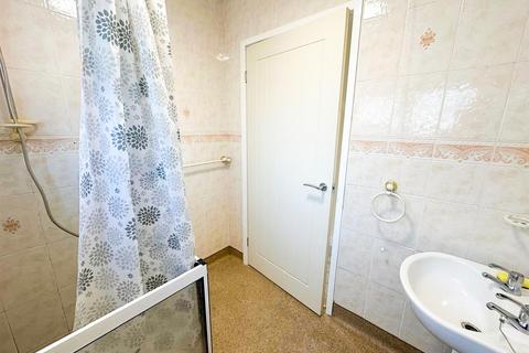 2 bedroom bungalow for sale, Kings Drive, Bradford