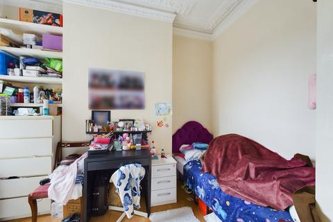 2 bedroom flat to rent, Swallowfield Road, Greenwich