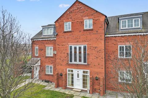 2 bedroom townhouse for sale, Thorneycroft Drive, Warrington