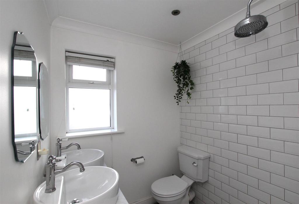 En-Suite.JPG
