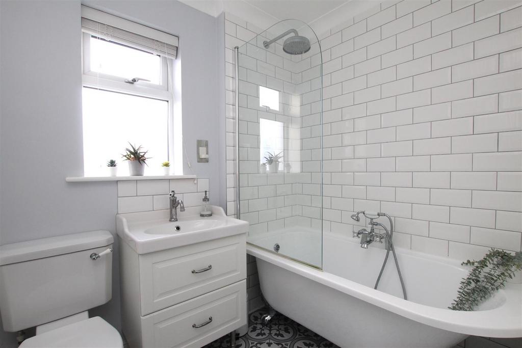 Bathroom.JPG