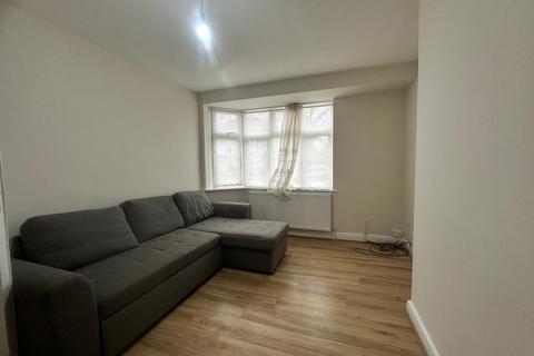 2 bedroom ground floor maisonette to rent, Handel Way, Edgware HA8