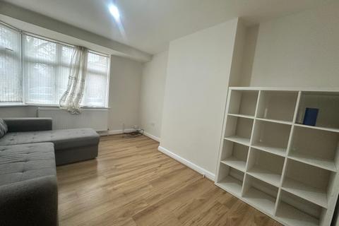 2 bedroom ground floor maisonette to rent, Handel Way, Edgware HA8