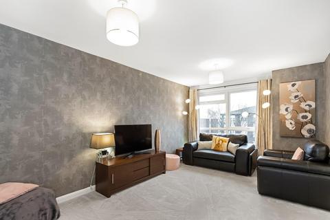 2 bedroom flat for sale, Ellesmere Court, Burnt Ash Hill, London