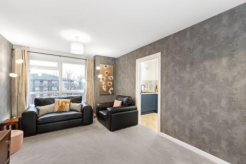 2 bedroom flat for sale, Ellesmere Court, Burnt Ash Hill, London